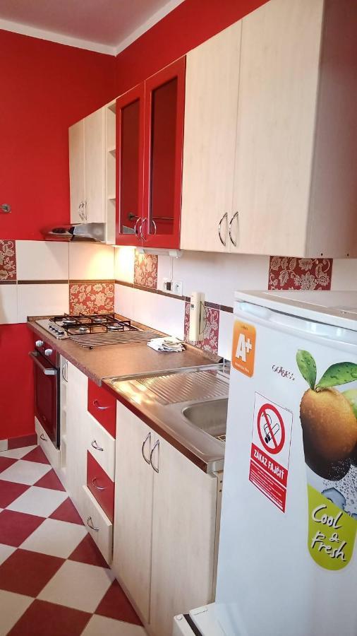 Wolf Apartman Pokojne Ubytovanie V Povazskej Bystrici Ticha Lokalita S Parkovanim Vsade Blizko Vhodne Pre Pracovne Cesty Turistiku Aj Oddych Plne Vybavena Kuchyna Považská Bystrica Kültér fotó